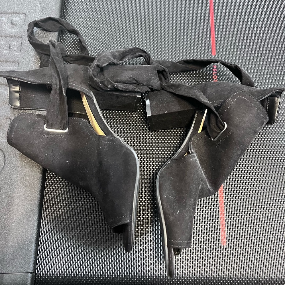 Just Fab Shoes Size 10